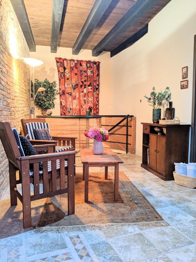 Private Courtyard Medieval Stone Home In Old Town ロヴィニ エクステリア 写真