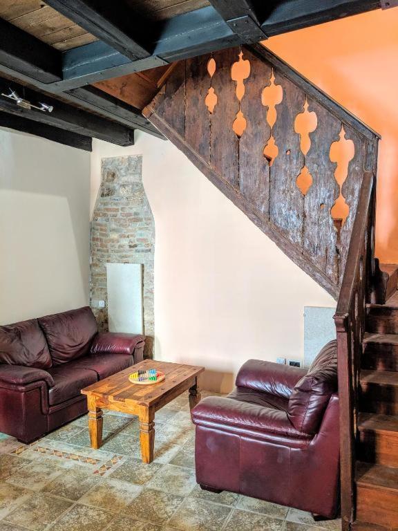Private Courtyard Medieval Stone Home In Old Town ロヴィニ エクステリア 写真